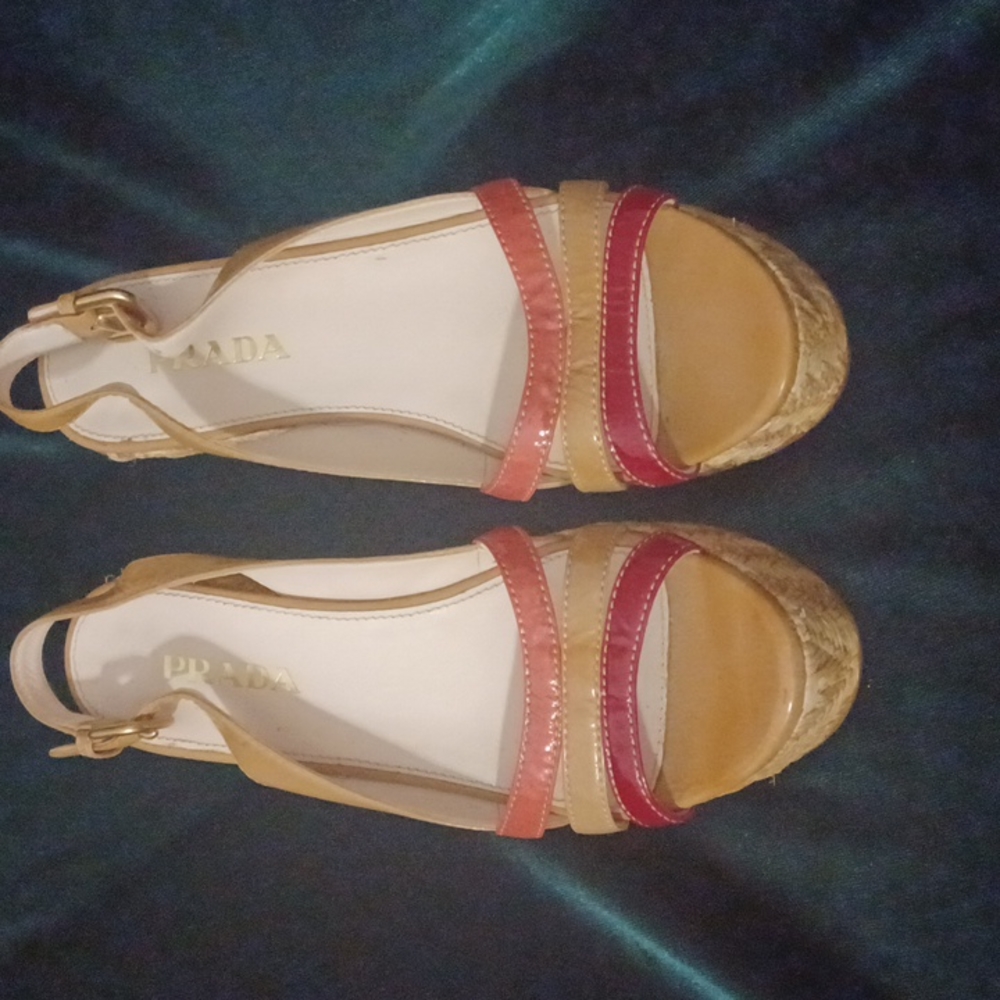 Prada Plataforms , very clean and exelent used condition - Picture 3 of 6